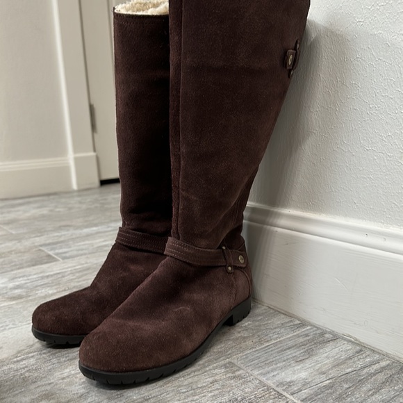 Womens tall Ugg riding boots brown suede size 6 with shearling inside - Picture 5 of 12
